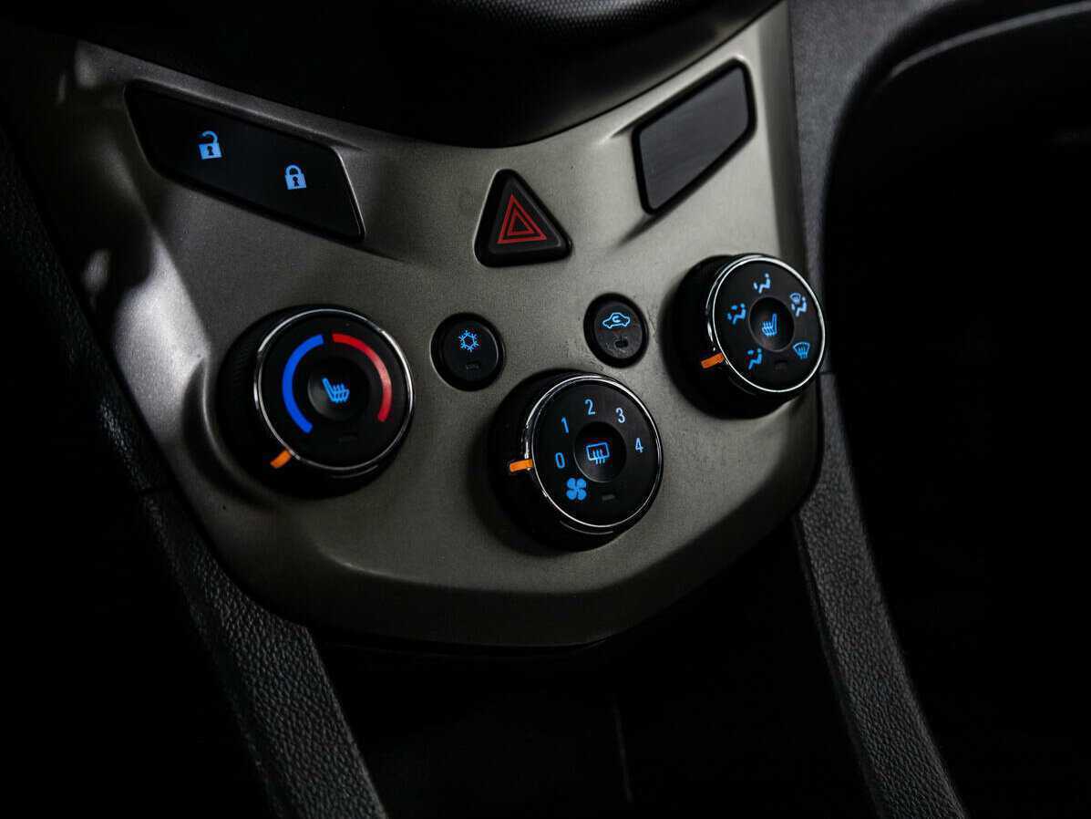 Chevrolet Aveo, 2012 - Фото №14