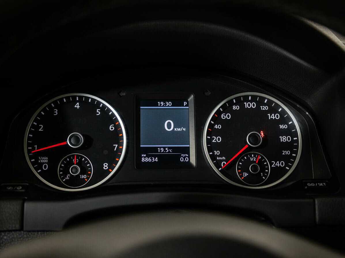 Volkswagen Tiguan, 2012 - Фото №9