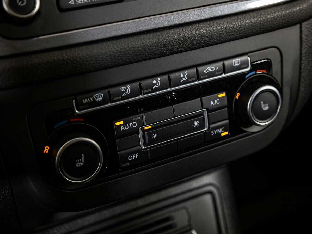 Volkswagen Tiguan, 2012 - Фото №13
