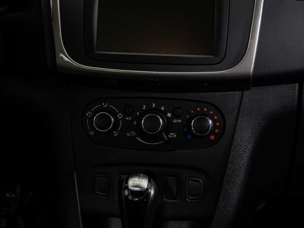 Renault Logan, 2019 - Фото №11