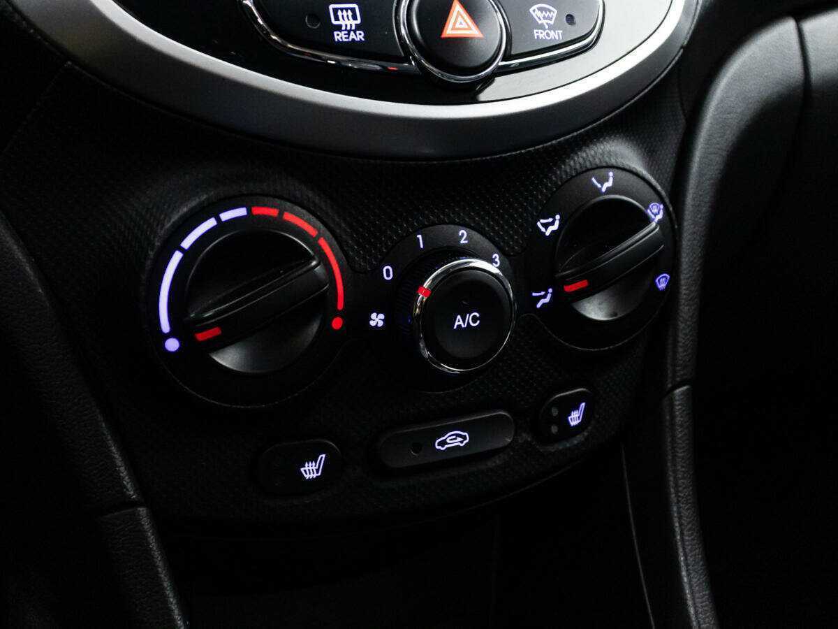 Hyundai Solaris, 2012 - Фото №12