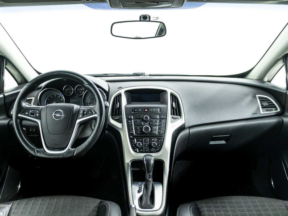 Opel Astra GTC, 2012 - Фото №12