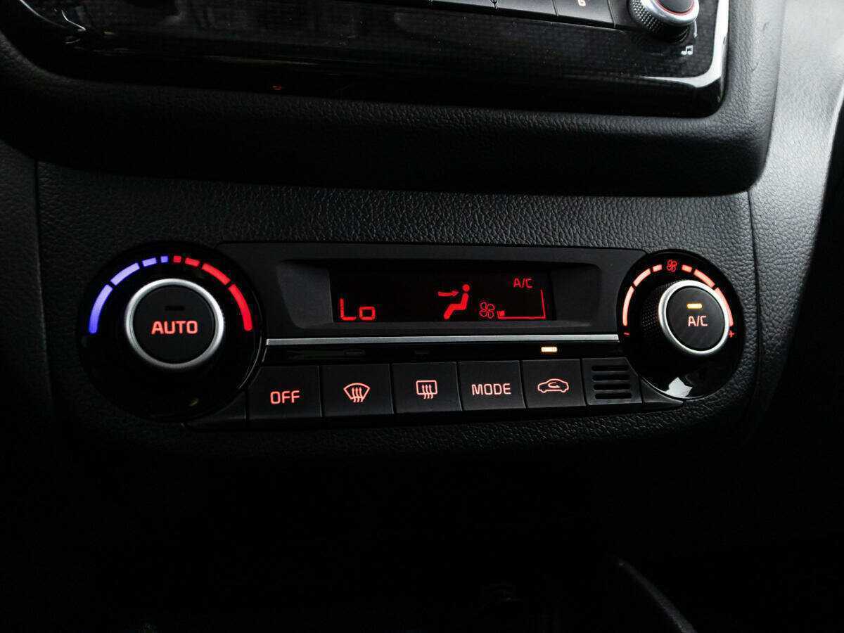 Kia Rio, 2017 - Фото №16