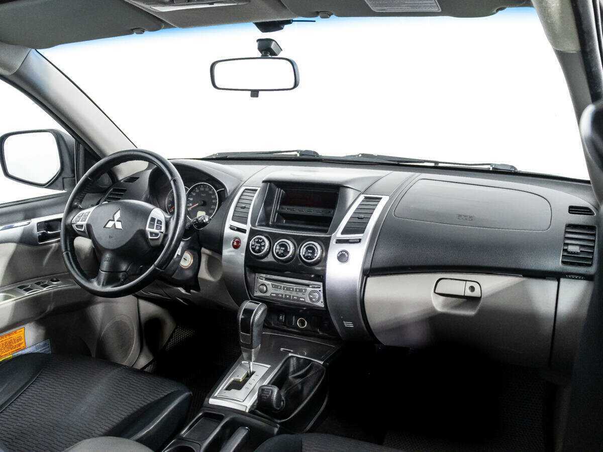 Mitsubishi Pajero Sport, 2012 - Фото №8