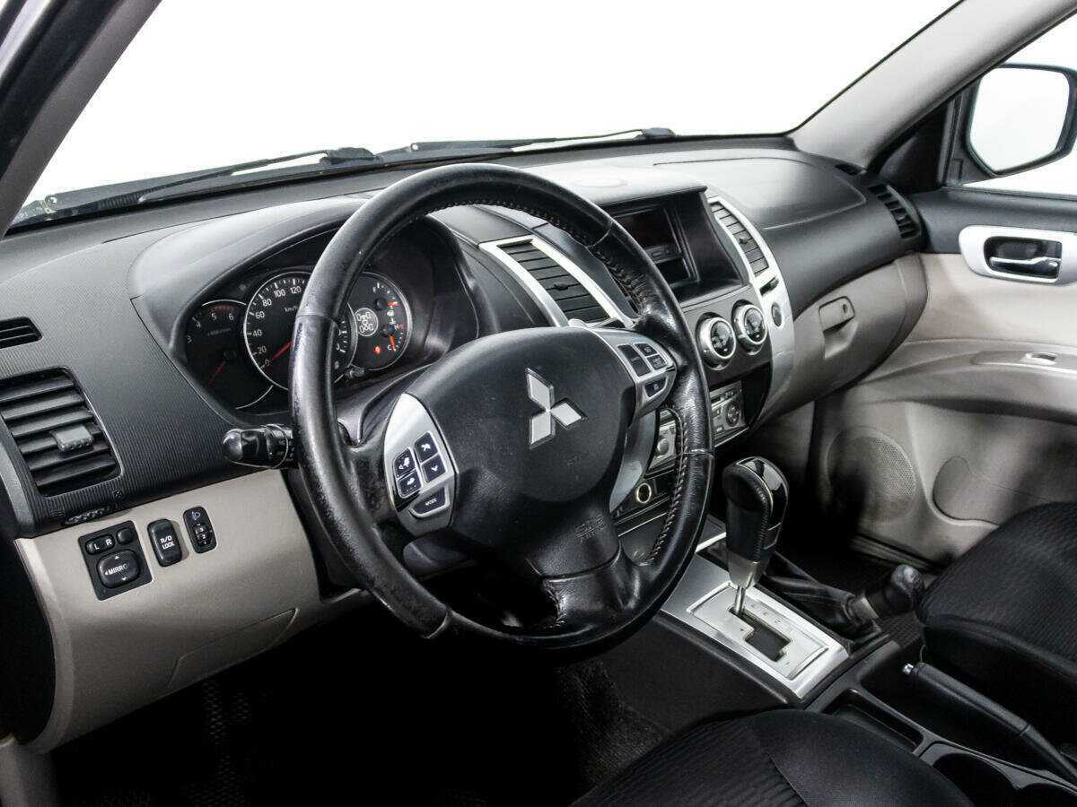 Mitsubishi Pajero Sport, 2012 - Фото №10