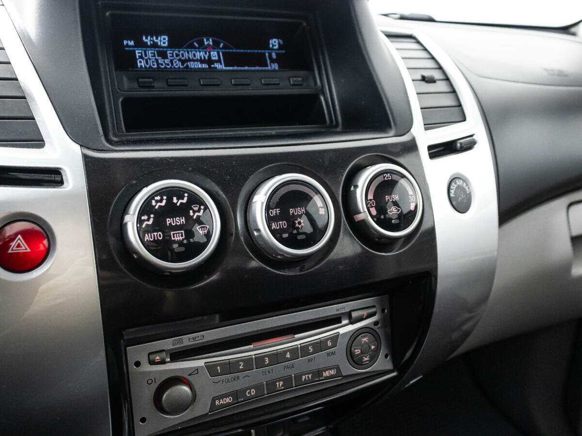 Mitsubishi Pajero Sport, 2012 - Фото №14