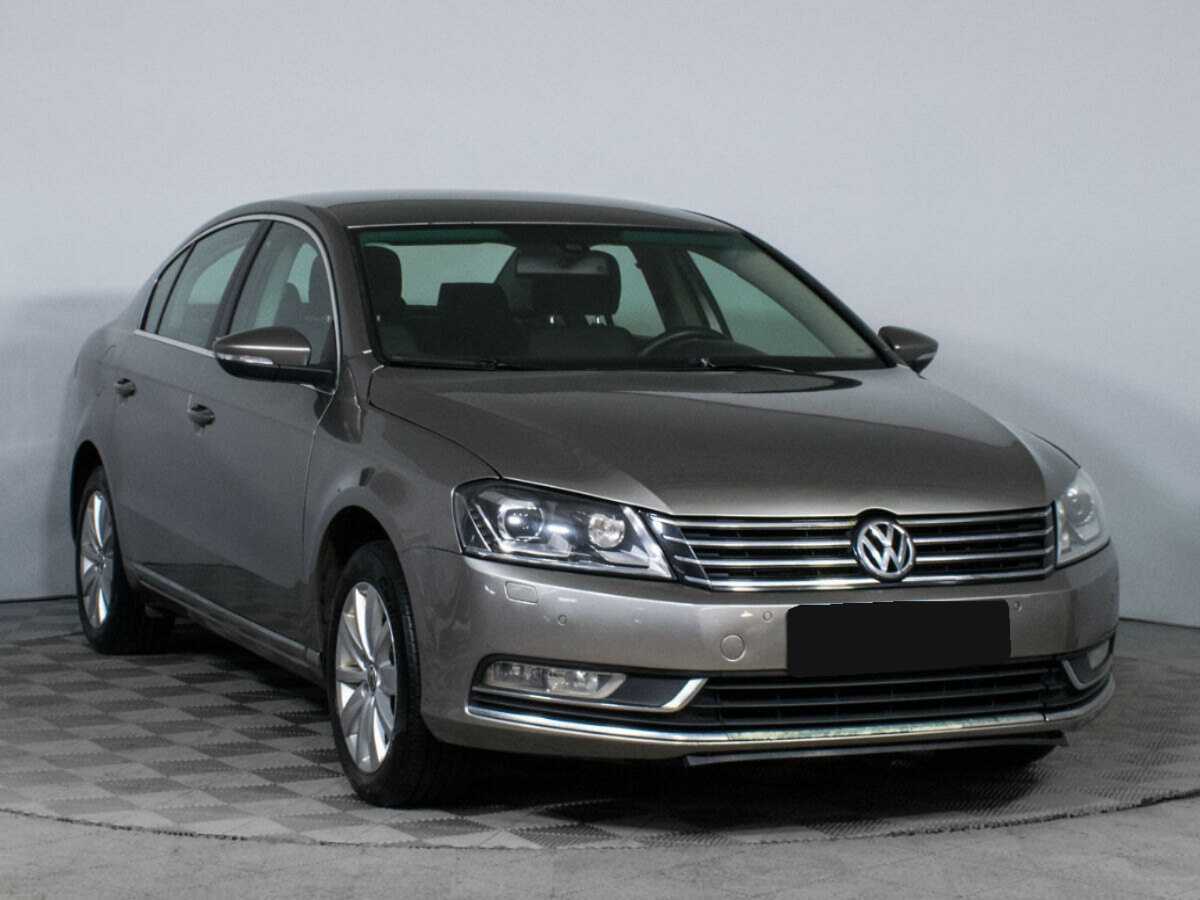Volkswagen Passat, 2012 - Фото №2