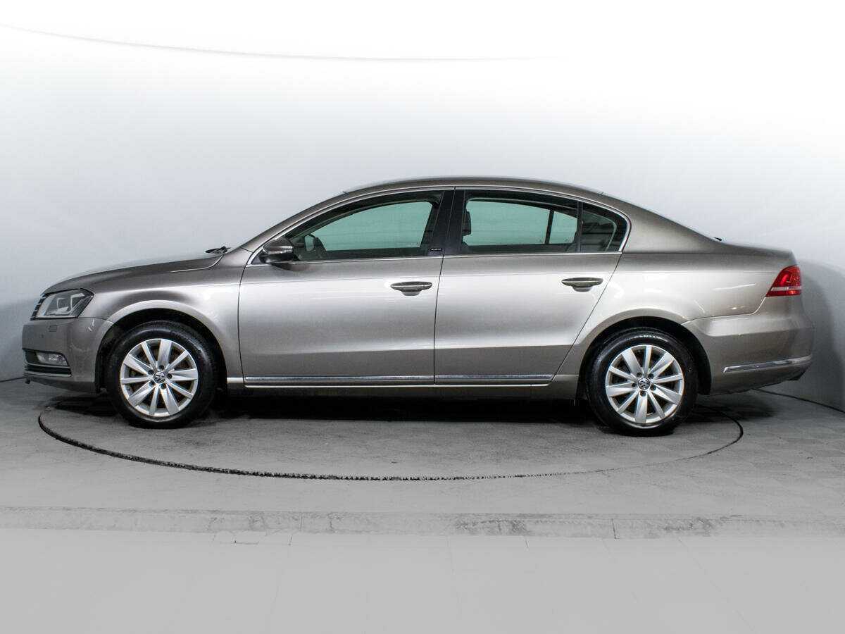 Volkswagen Passat, 2012 - Фото №7