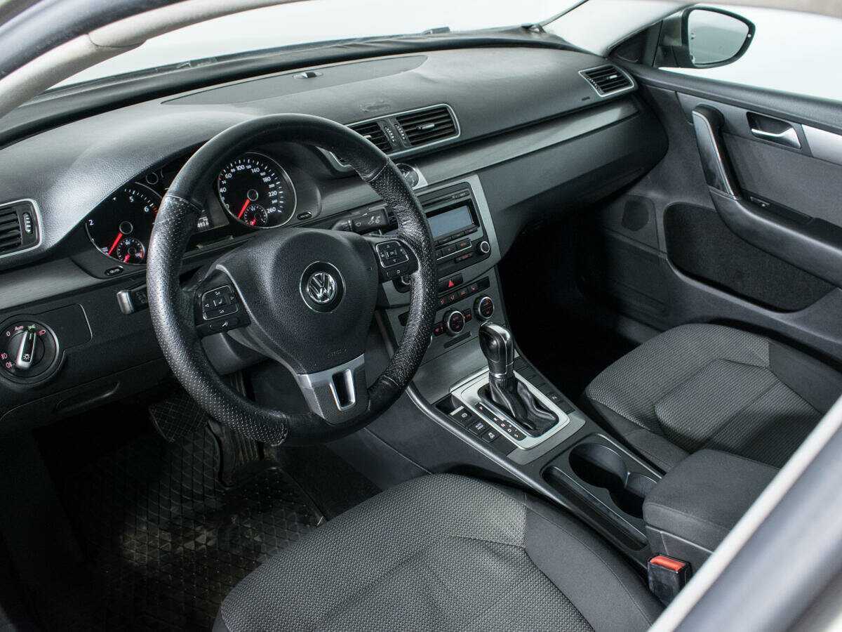 Volkswagen Passat, 2012 - Фото №12