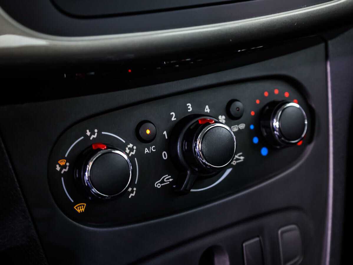 Renault Logan, 2019 - Фото №11