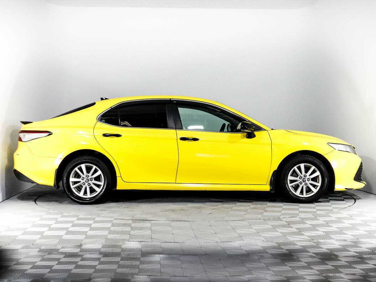 Toyota Camry, 2021 - Фото №3