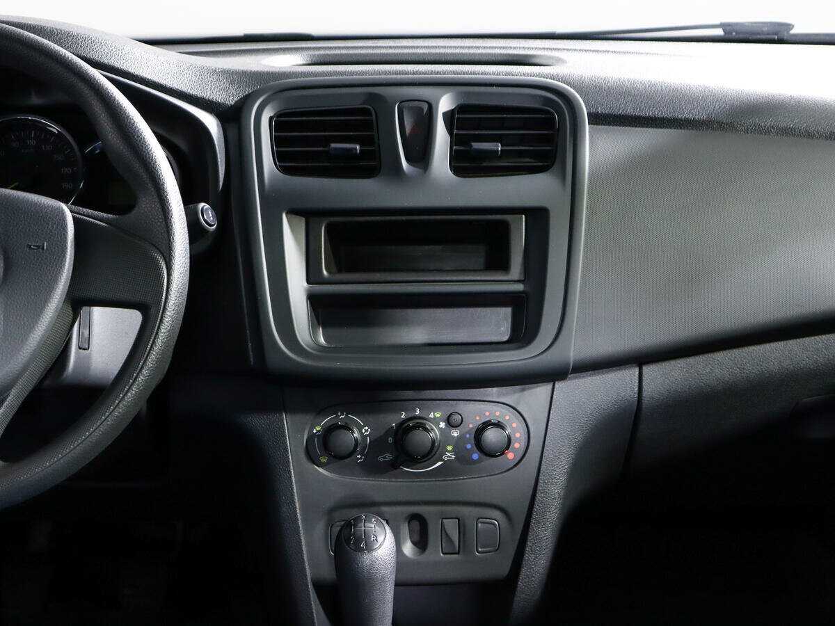 Renault Logan, 2018 - Фото №12