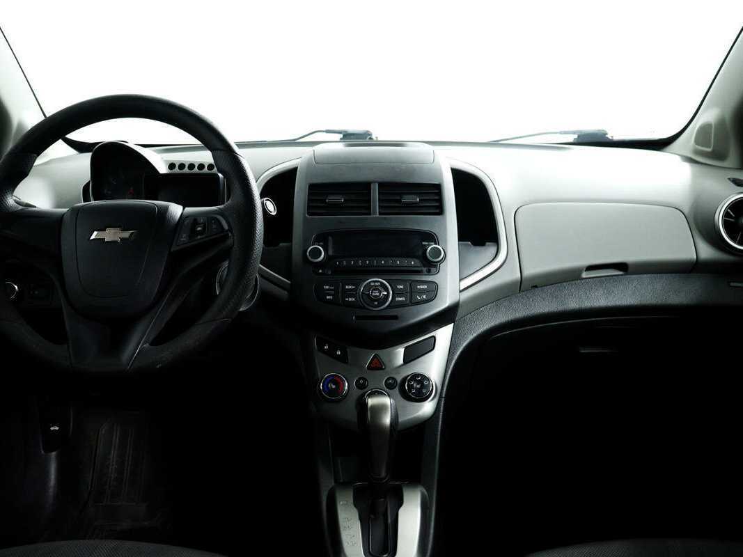 Chevrolet Aveo, 2014 - Фото №10