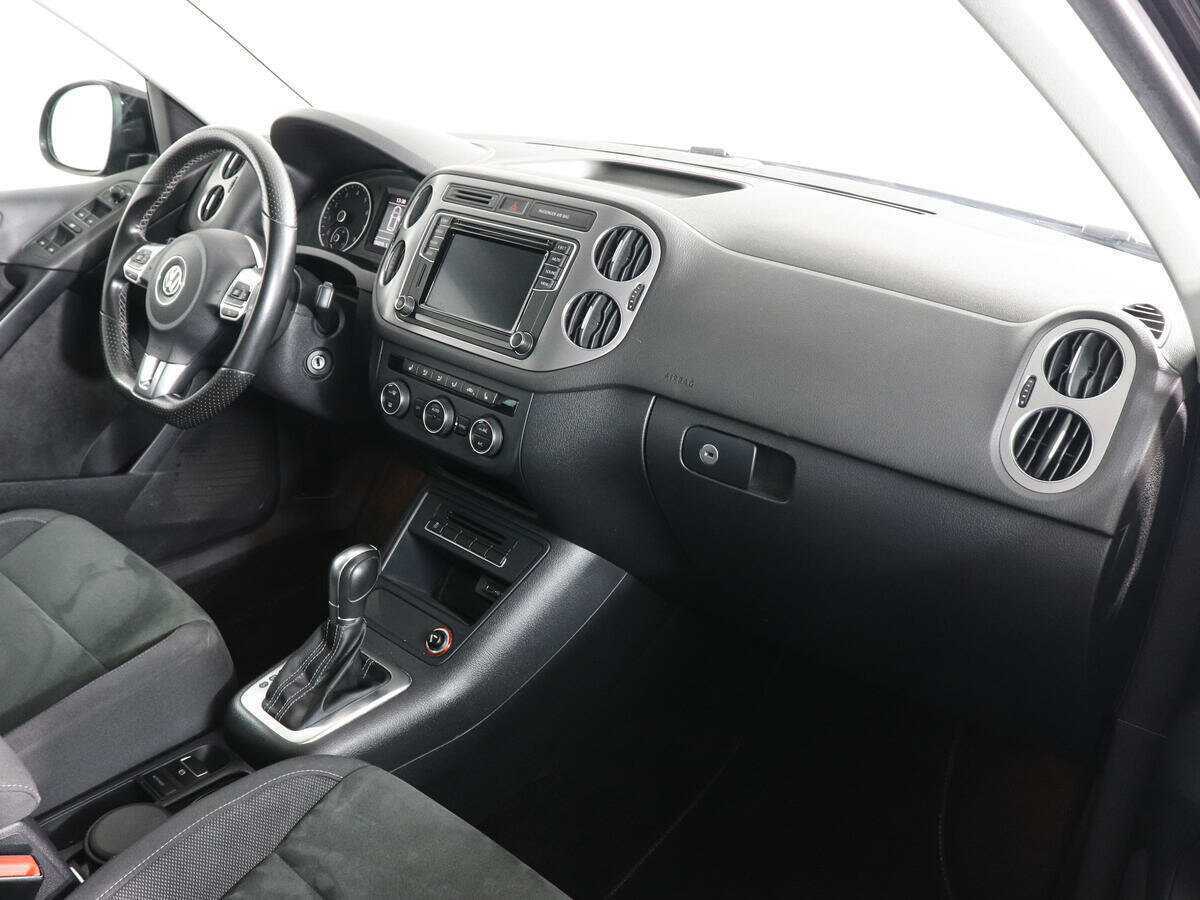 Volkswagen Tiguan AMT, 2016 - Фото №9