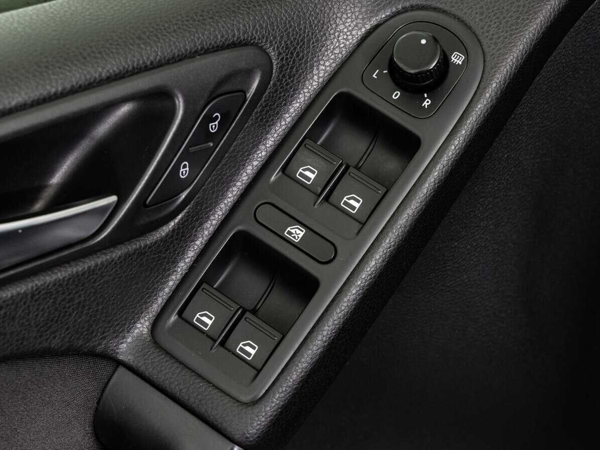 Volkswagen Golf, 2012 - Фото №15