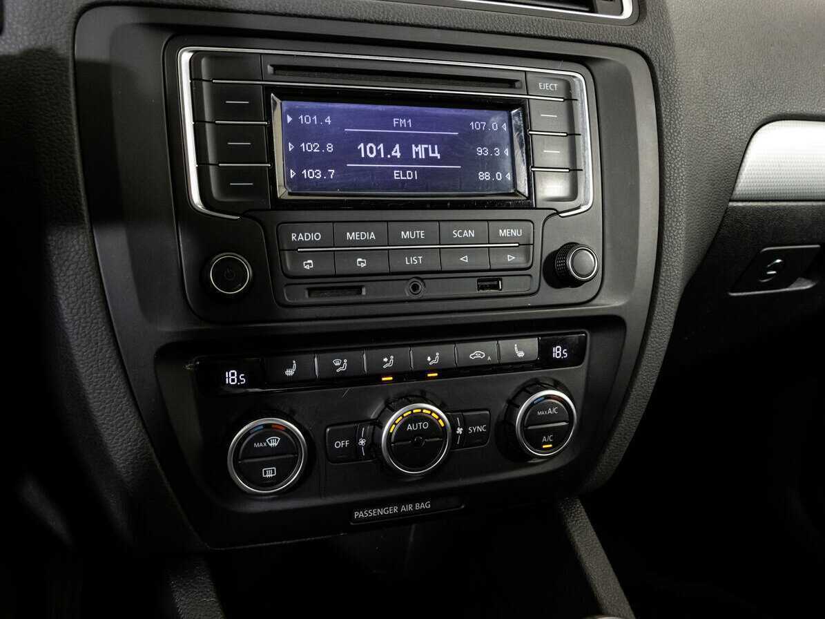 Volkswagen Jetta, 2013 - Фото №10