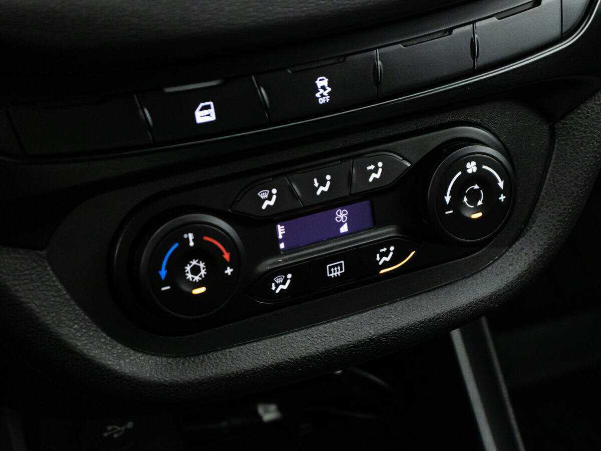 Lada (ВАЗ) Vesta, 2020 - Фото №15