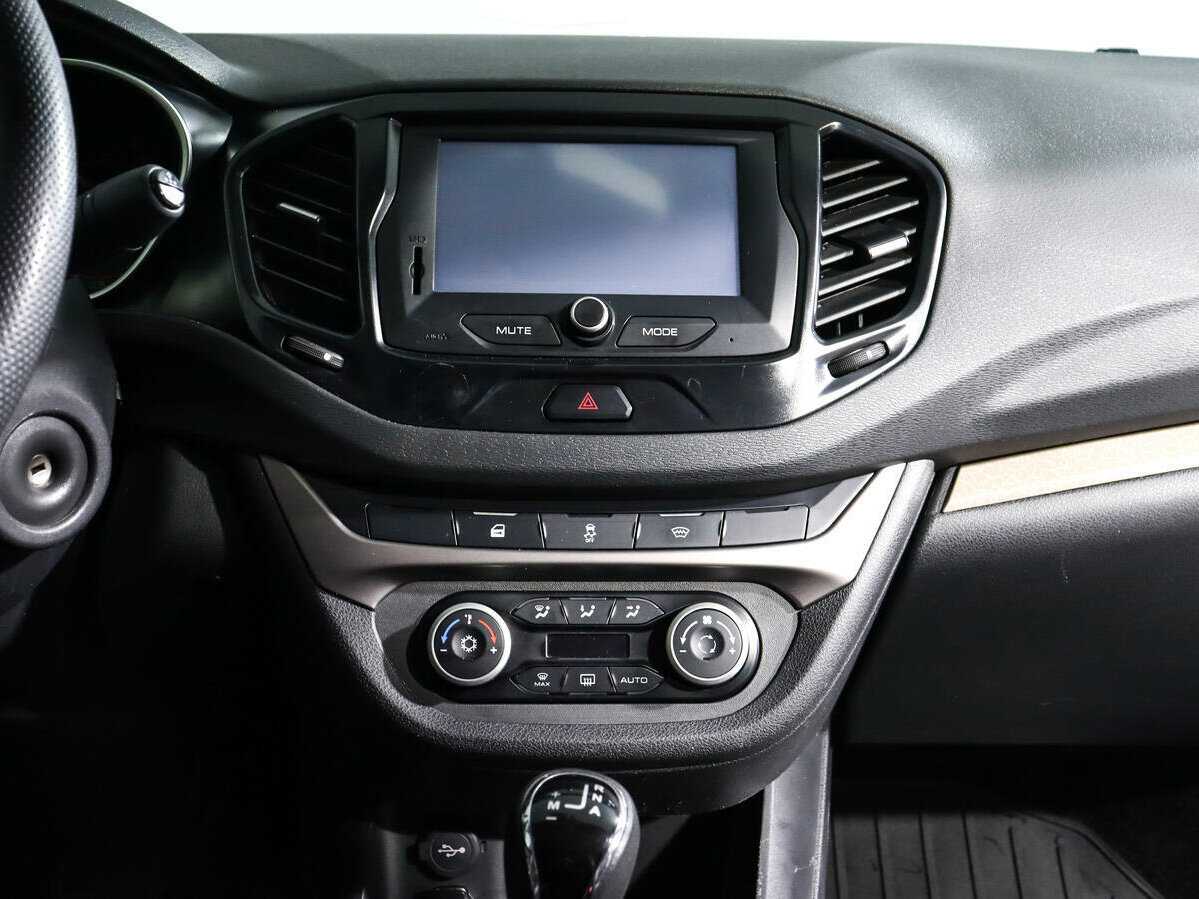 Lada (ВАЗ) Vesta, 2019 - Фото №10