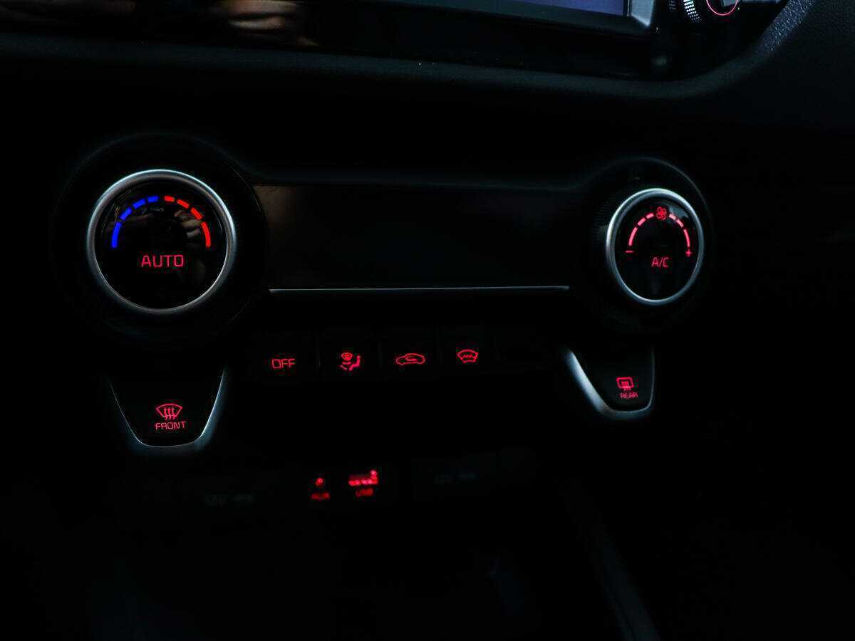 Kia Rio X-Line, 2020 - Фото №13