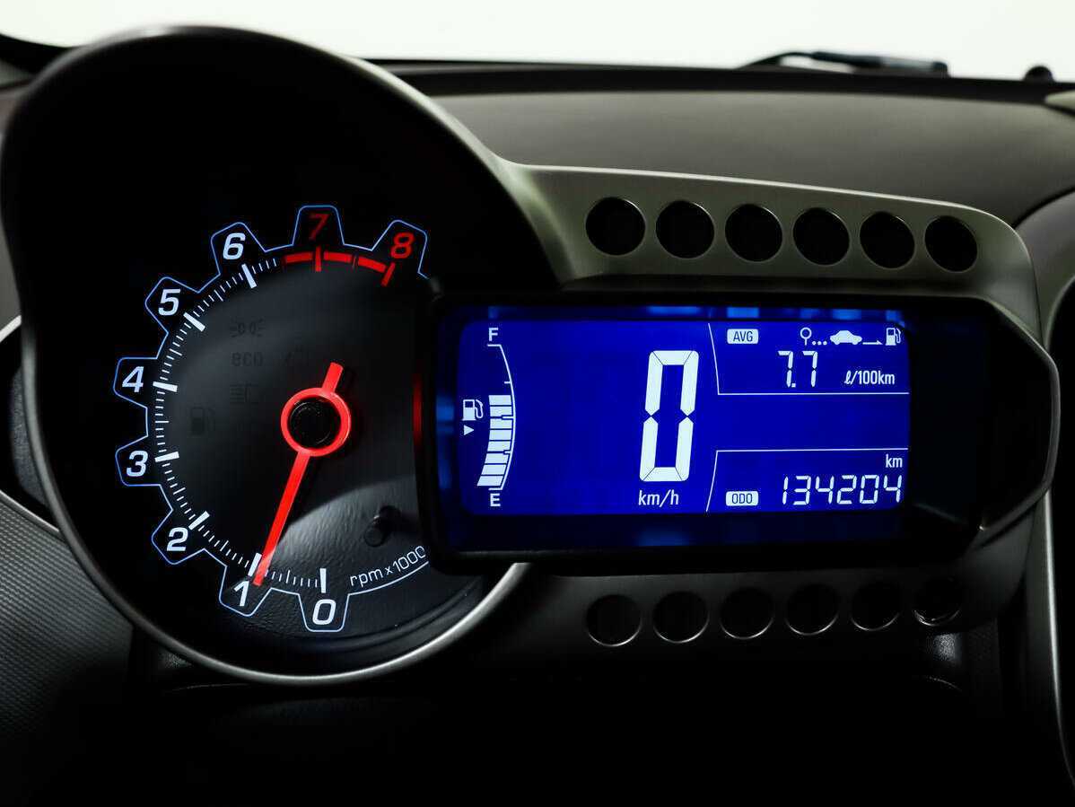 Chevrolet Aveo, 2014 - Фото №8