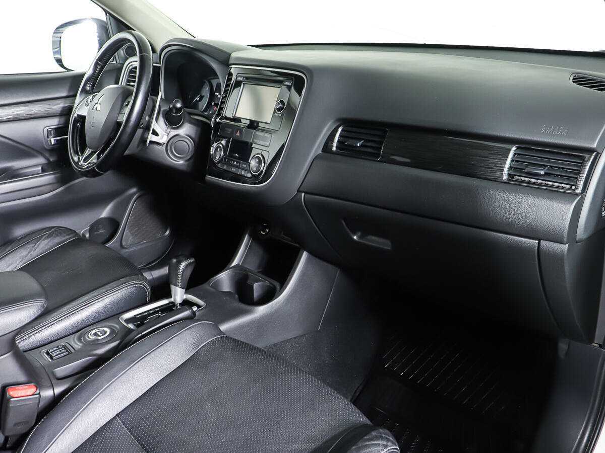 Mitsubishi Outlander, 2015 - Фото №8