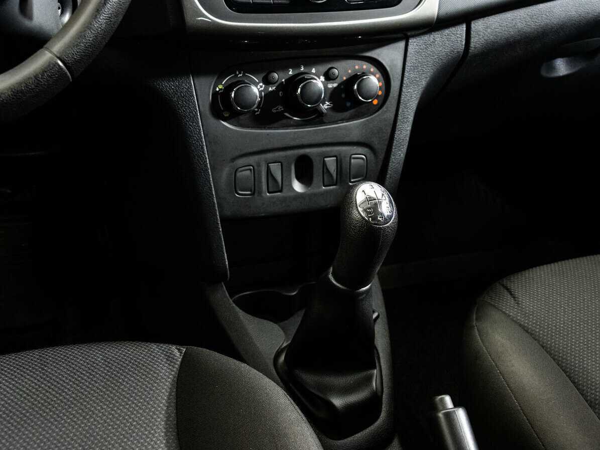 Renault Logan, 2019 - Фото №11