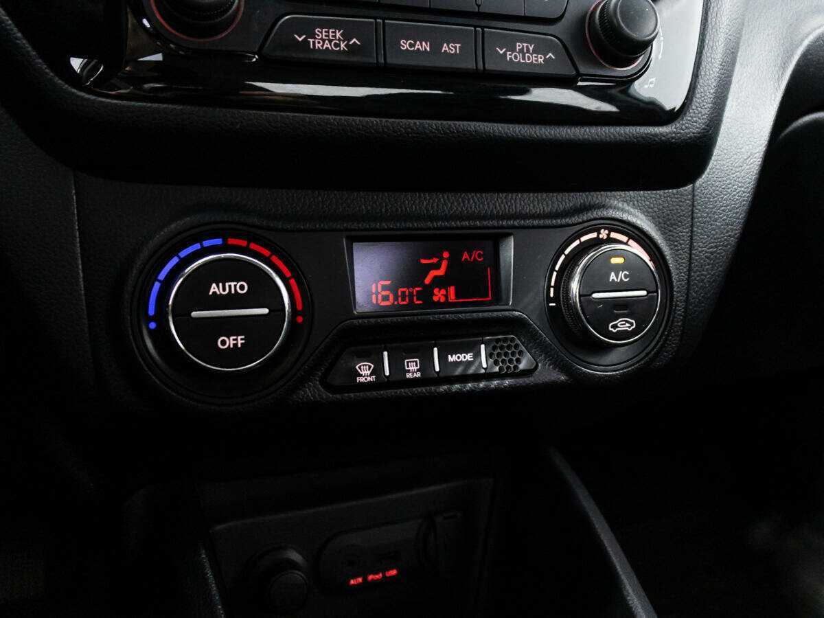 Kia Rio 6-speed, 2014 - Фото №14