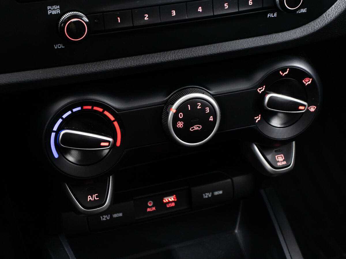 Kia Rio X-Line, 2018 - Фото №15