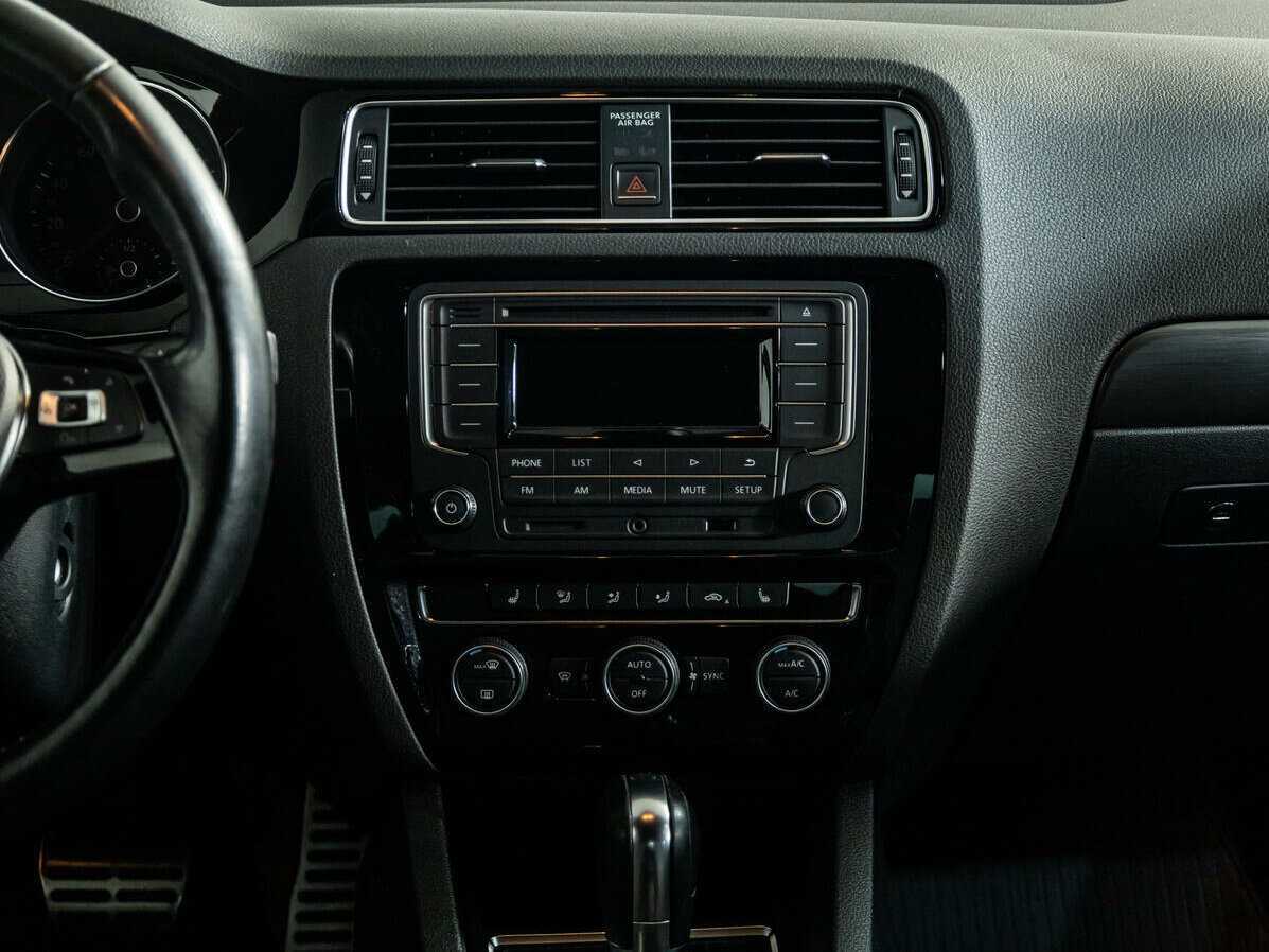 Volkswagen Jetta, 2016 - Фото №12
