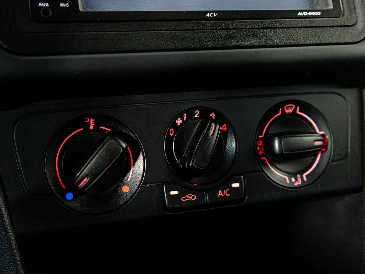 Volkswagen Polo, 2015 - Фото №15