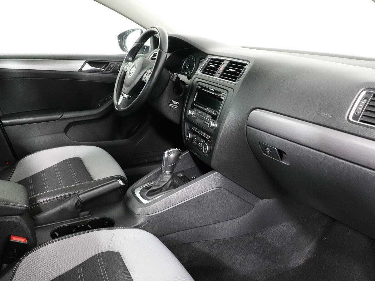 Volkswagen Jetta, 2012 - Фото №8