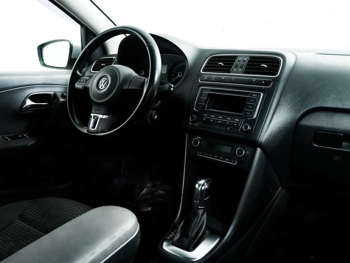 Volkswagen Polo, 2012 - Фото №8
