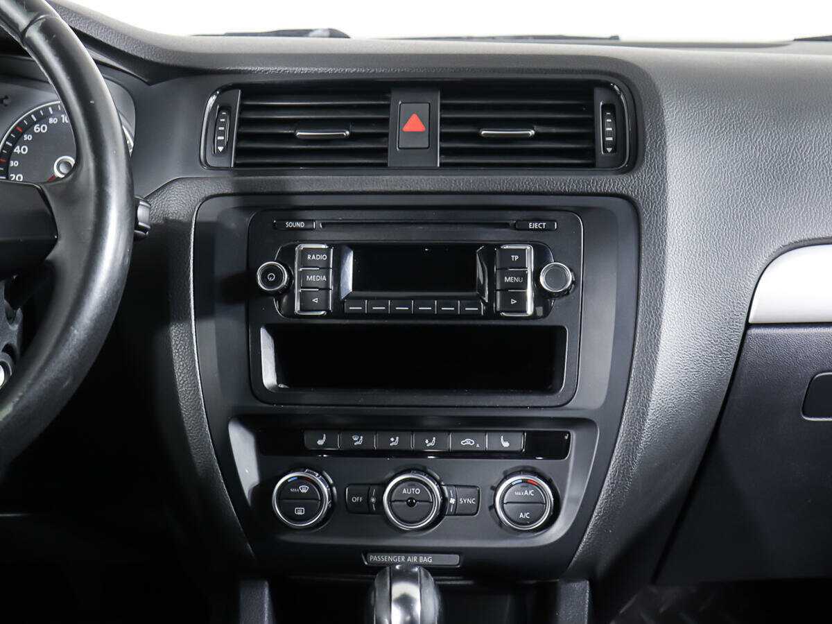 Volkswagen Jetta, 2012 - Фото №9