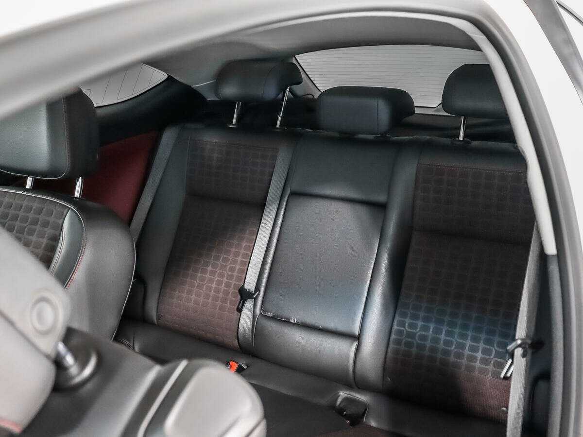 Opel Astra GTC, 2012 - Фото №9