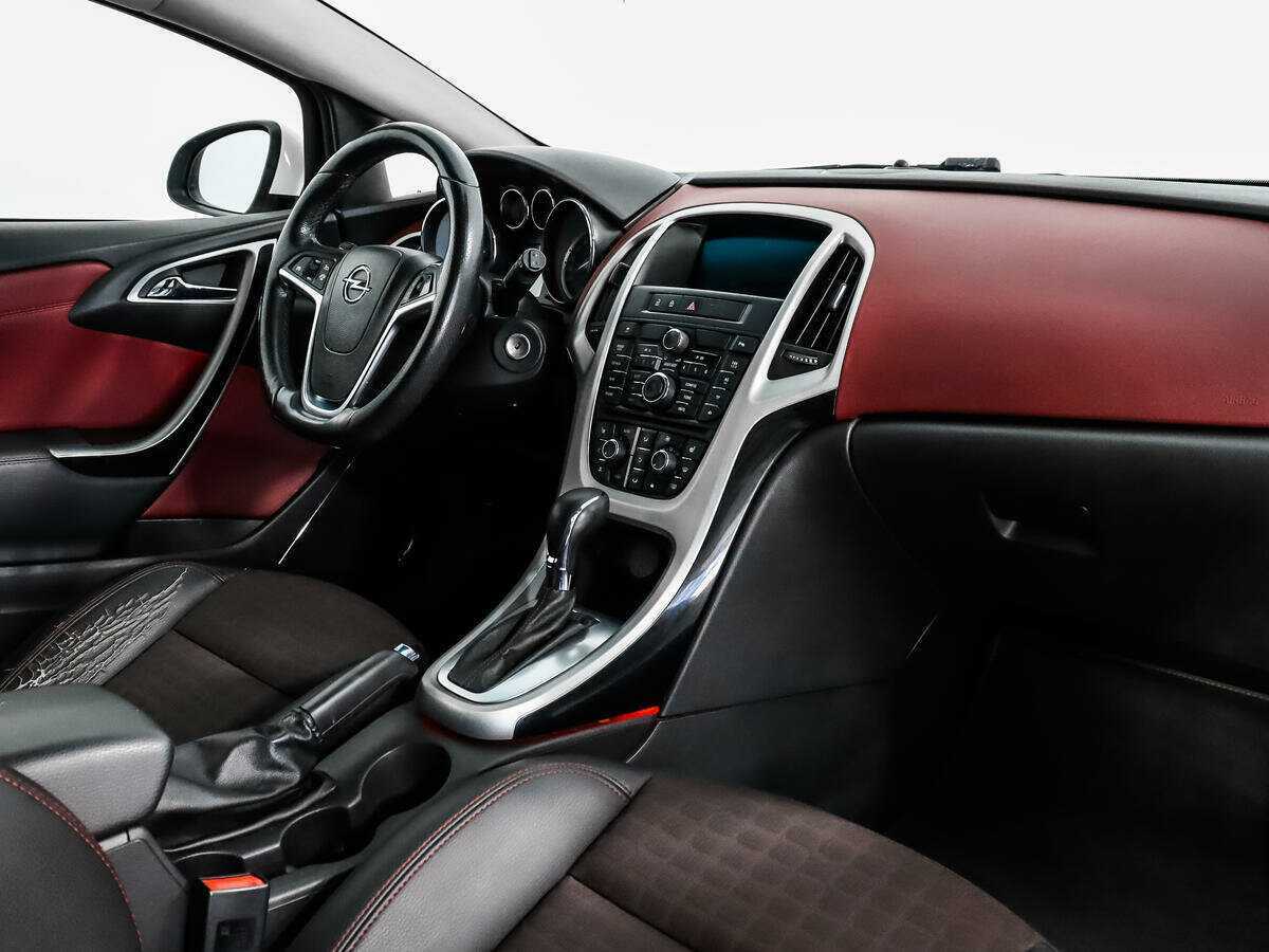 Opel Astra GTC, 2012 - Фото №10