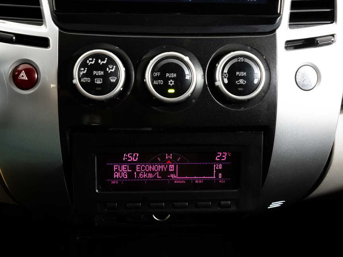 Mitsubishi Pajero Sport, 2014 - Фото №13