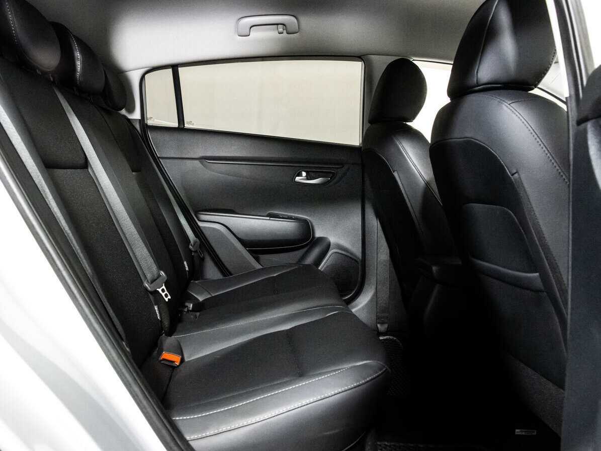 Kia Rio X-Line, 2018 - Фото №19