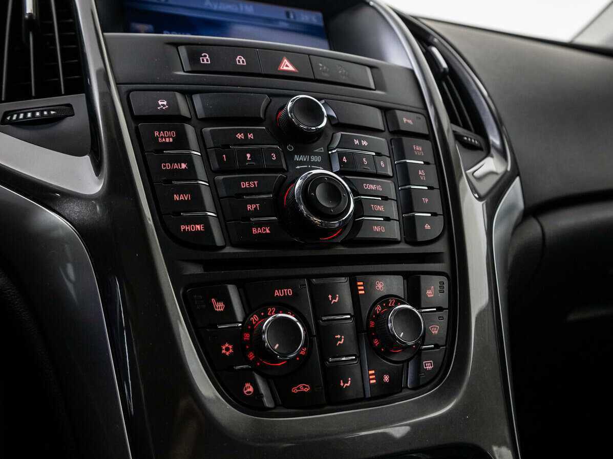 Opel Astra, 2012 - Фото №13