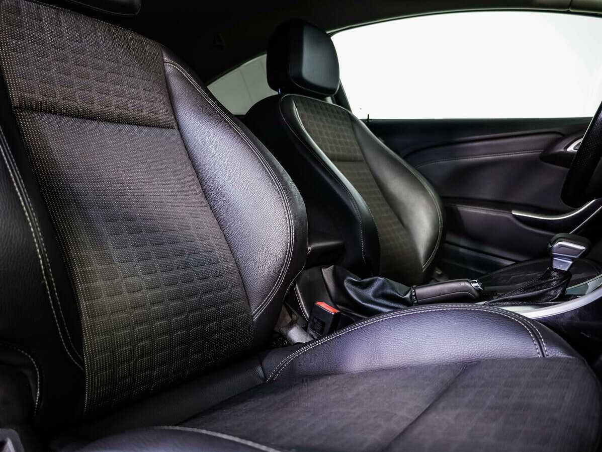 Opel Astra GTC, 2012 - Фото №10