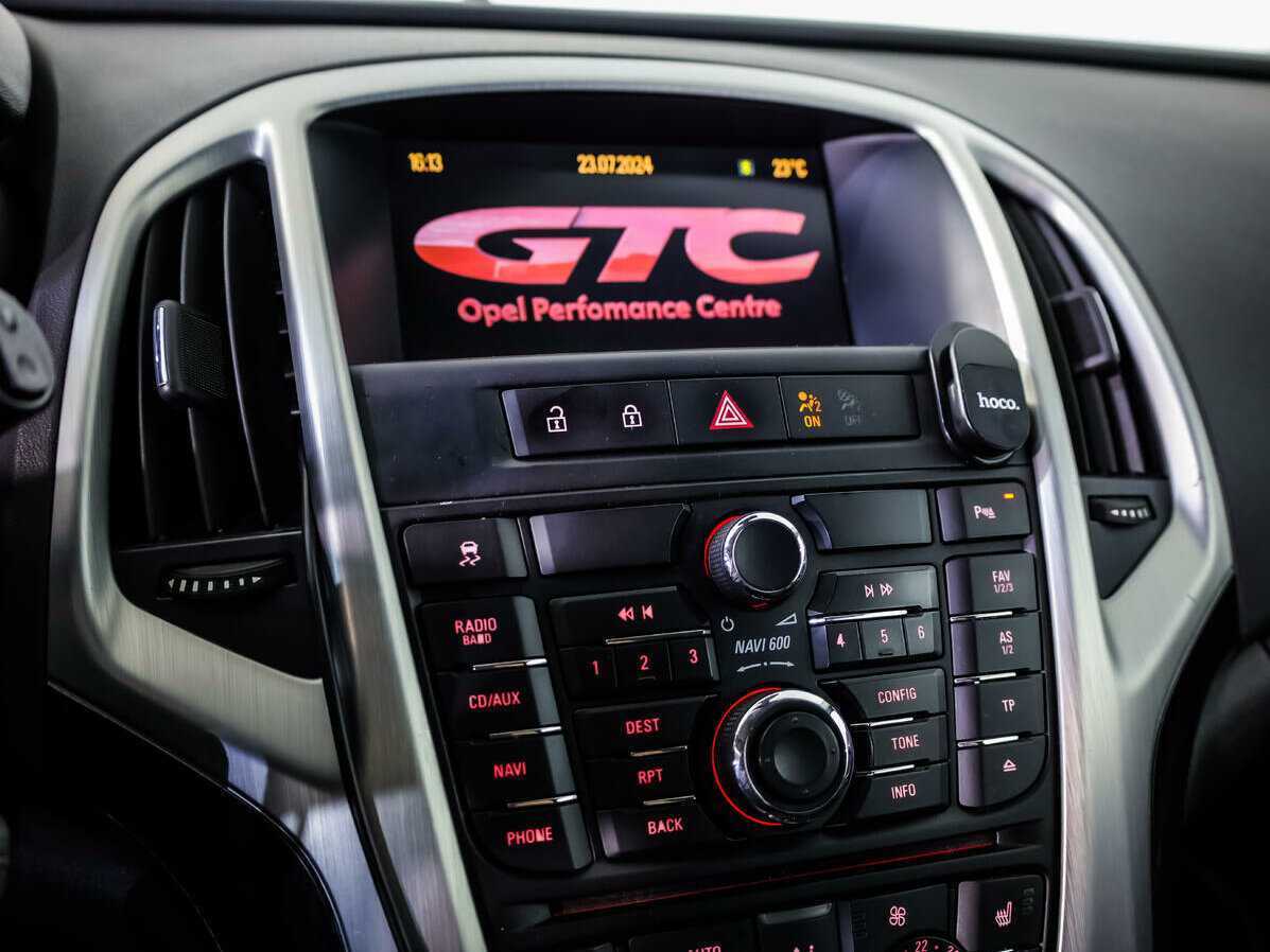 Opel Astra GTC, 2012 - Фото №12