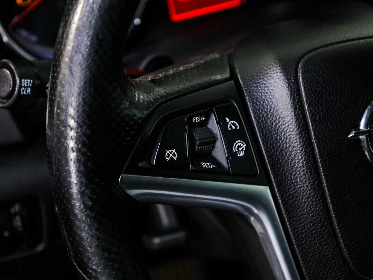 Opel Astra GTC, 2012 - Фото №15