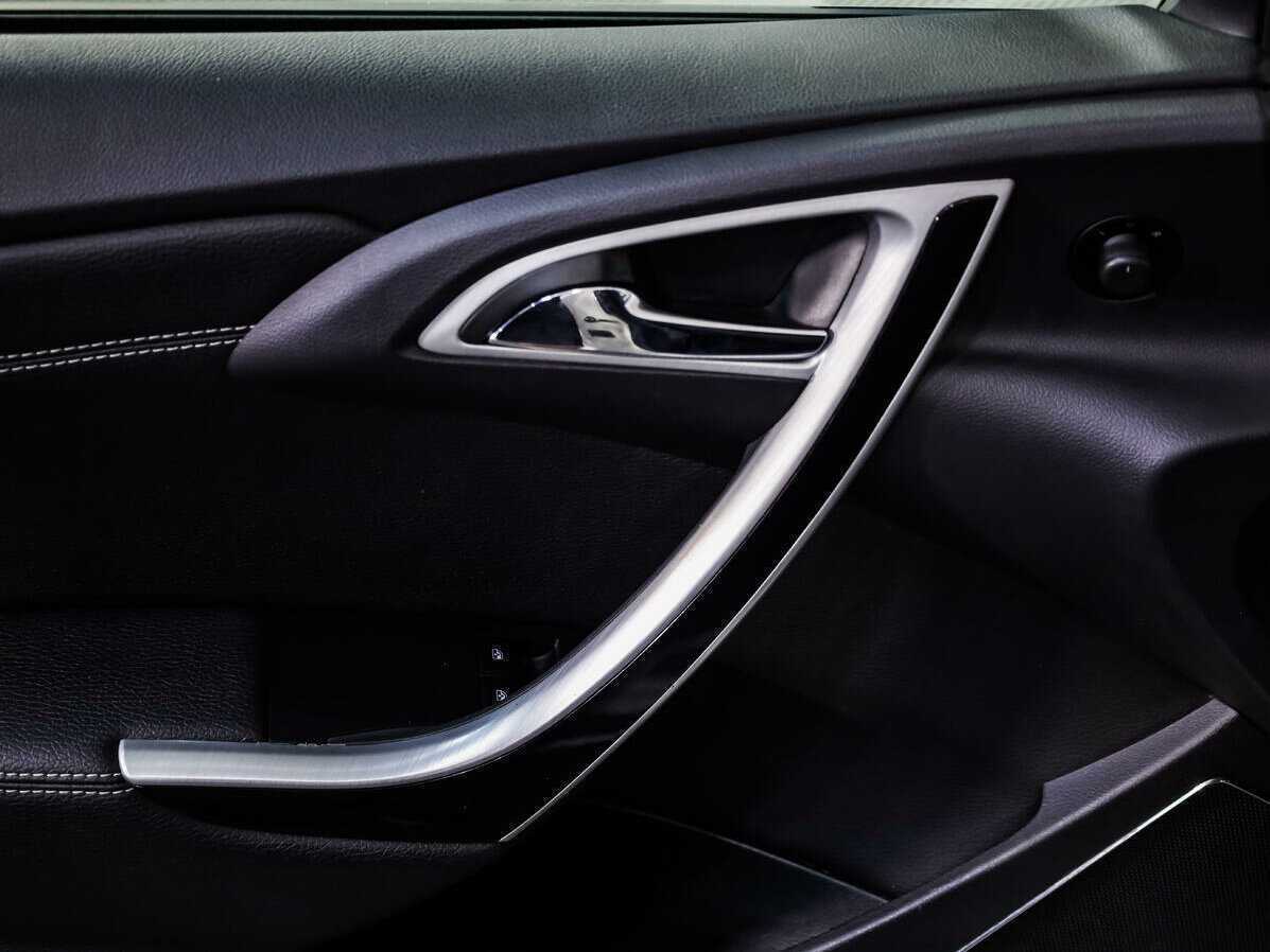 Opel Astra GTC, 2012 - Фото №17