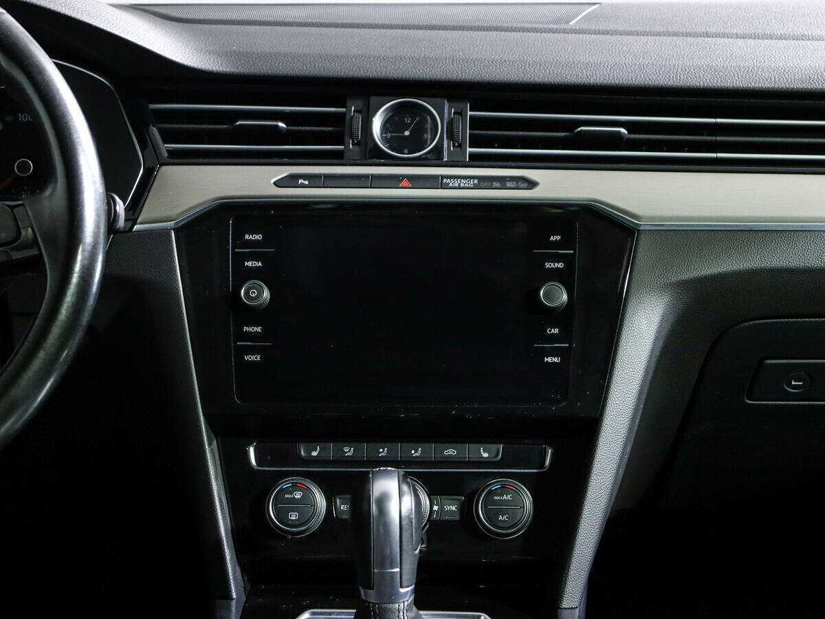 Volkswagen Passat, 2017 - Фото №10