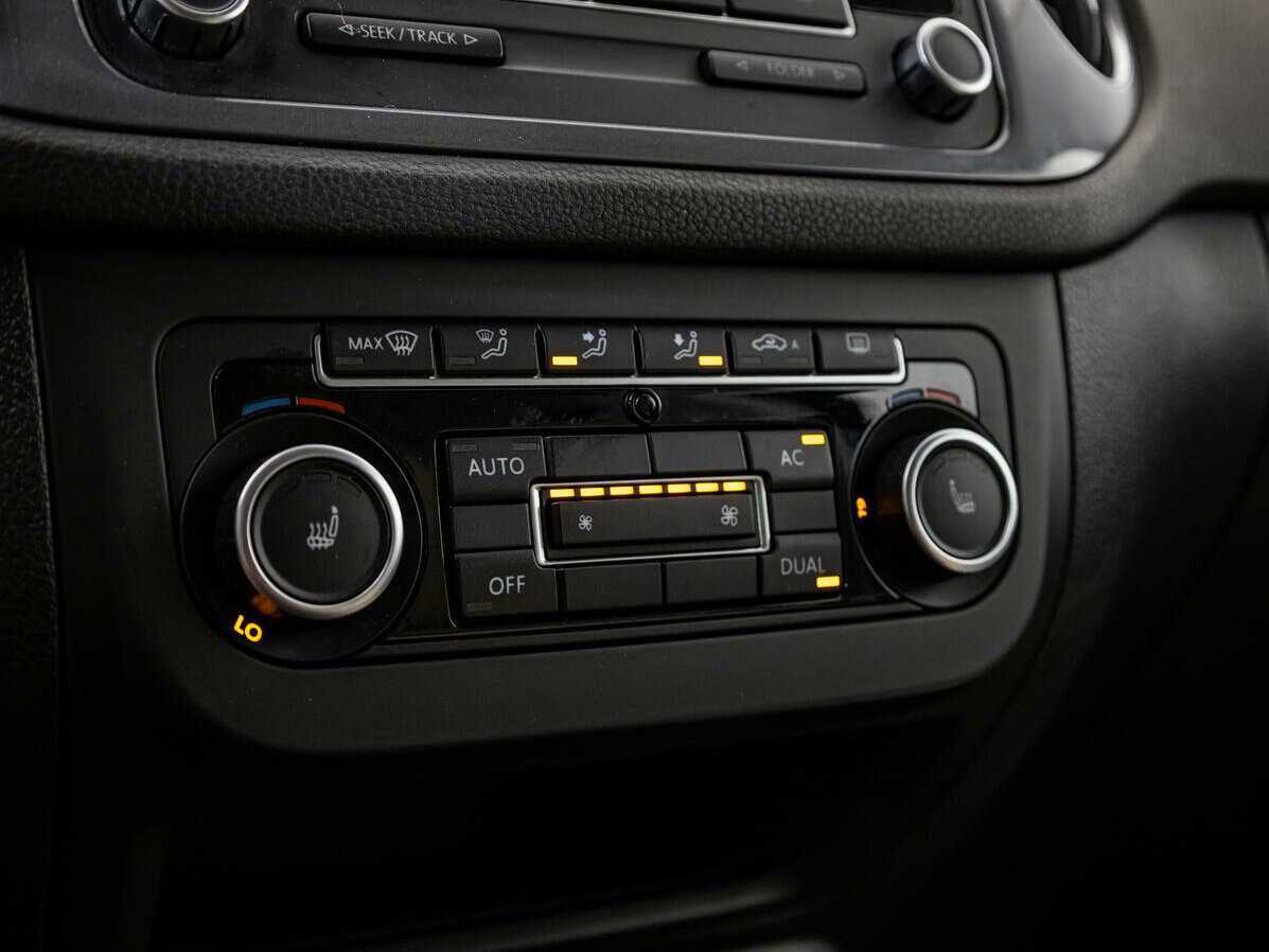 Volkswagen Tiguan, 2012 - Фото №14
