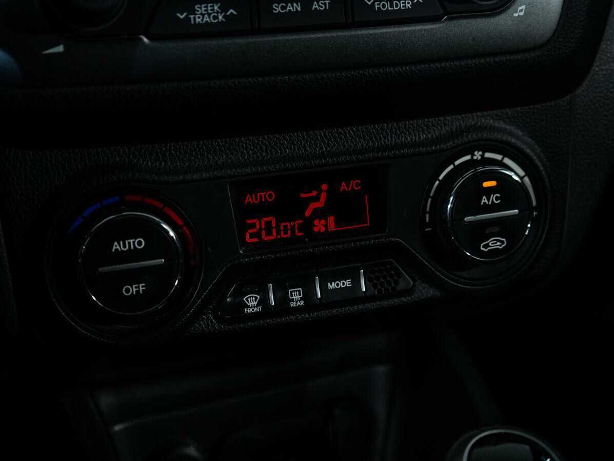Kia Rio 4-speed, 2013 - Фото №13