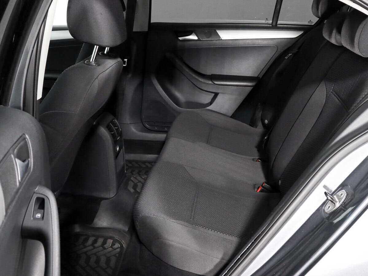 Volkswagen Jetta, 2012 - Фото №9