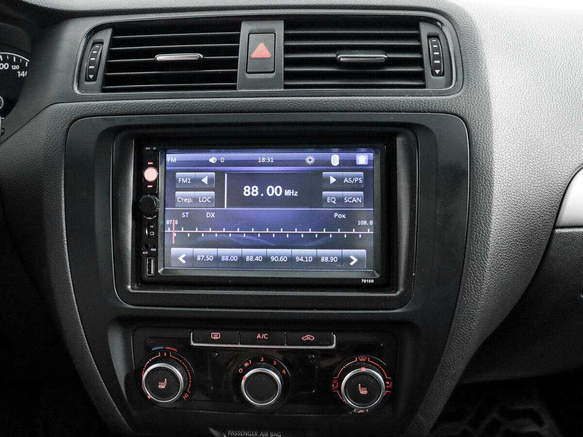 Volkswagen Jetta, 2012 - Фото №12