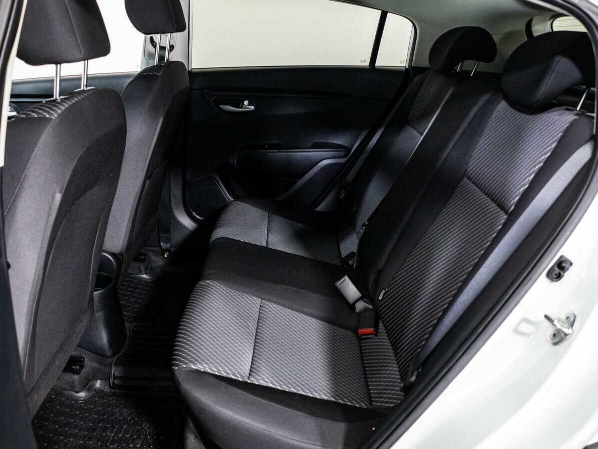 Kia Rio X-Line, 2017 - Фото №9