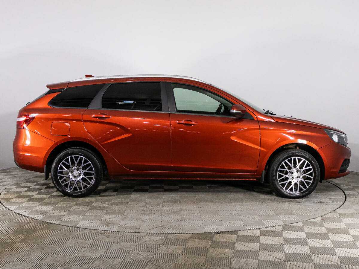 Lada (ВАЗ) Vesta SW, 2018 - Фото №3
