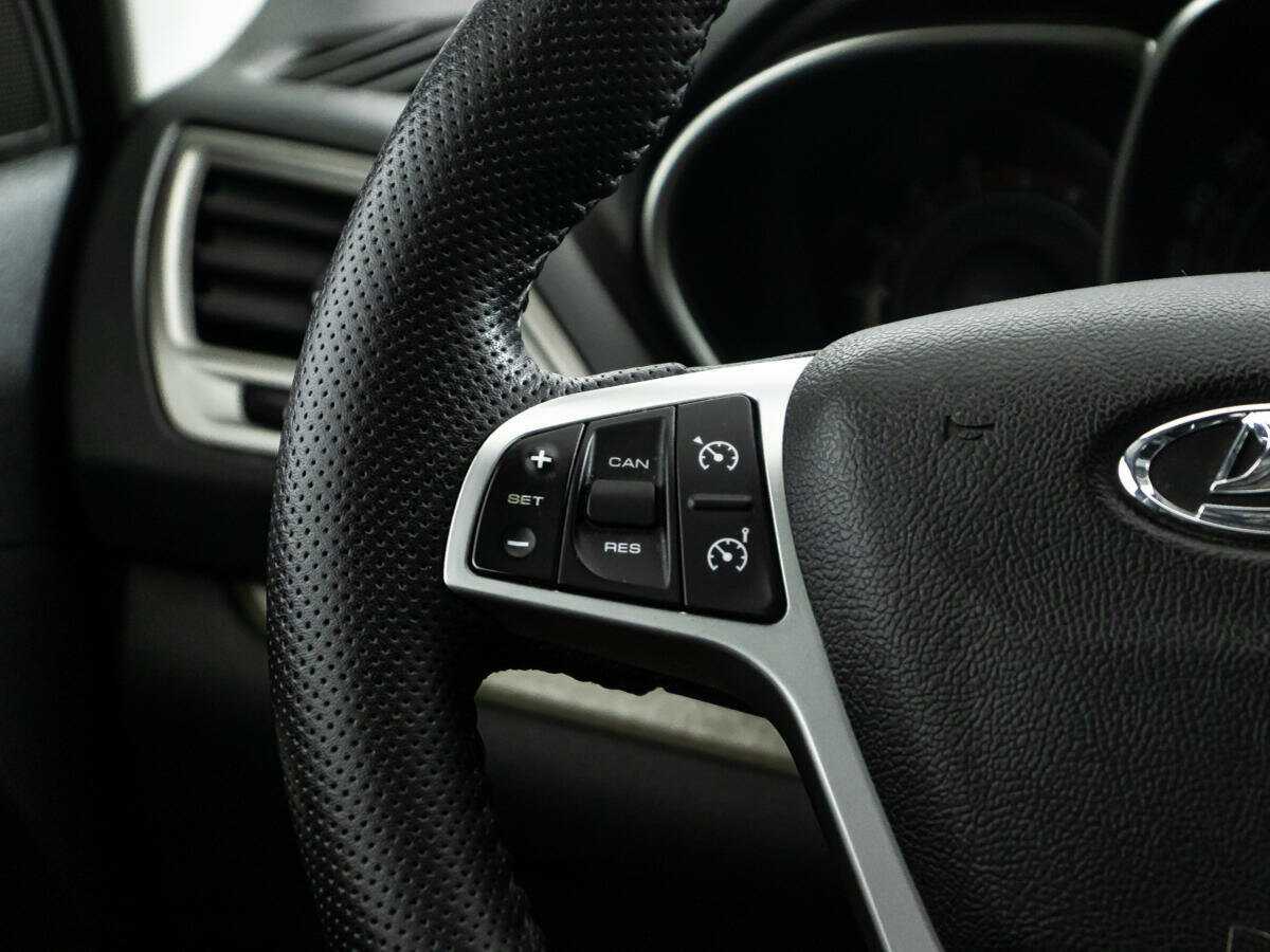 Lada (ВАЗ) Vesta SW, 2018 - Фото №16